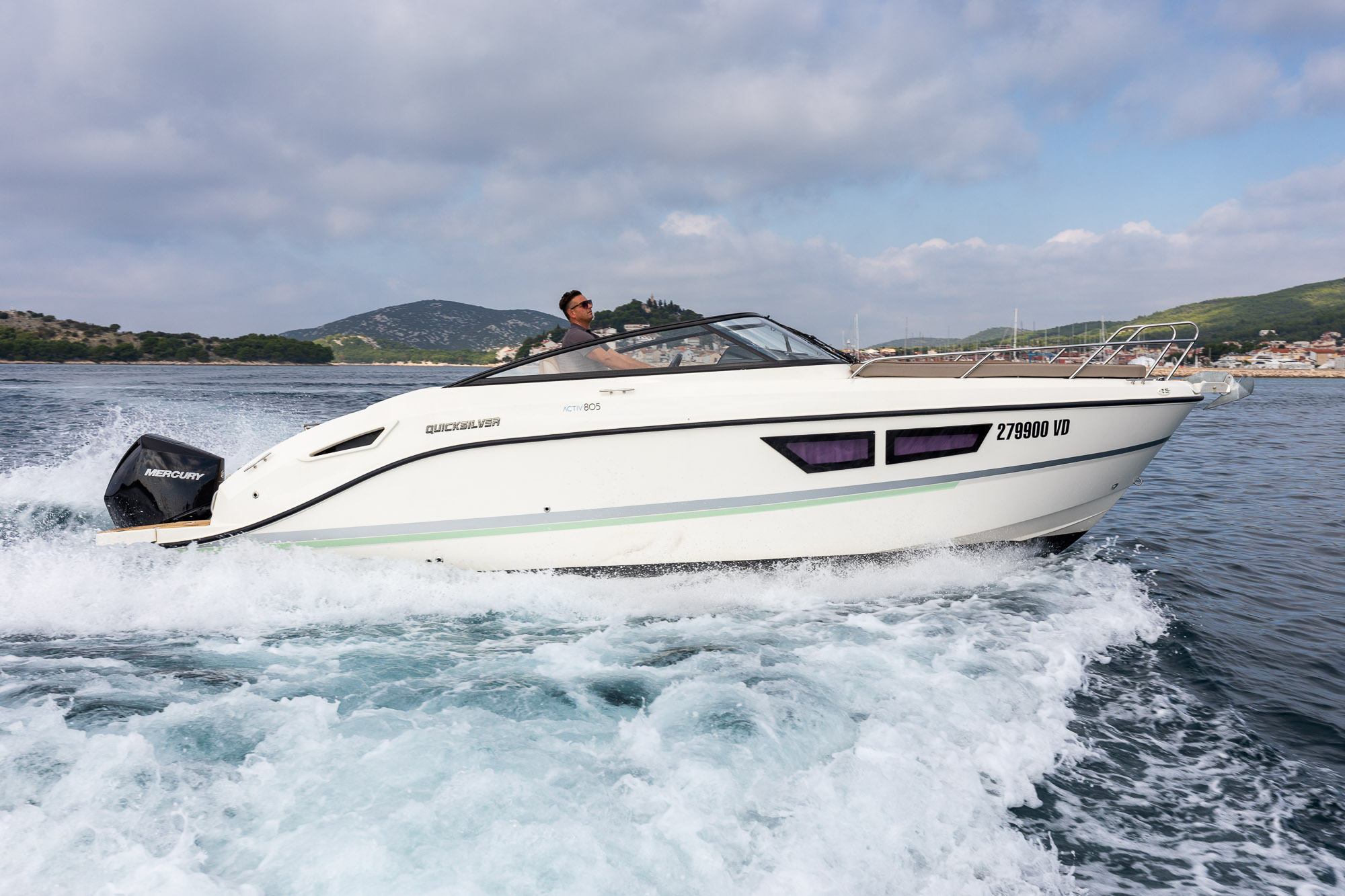 Quicksilver 805 Cruiser